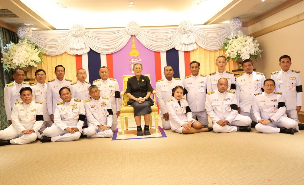 เข้าเฝ้าทูลละอองพระบาท สมเด็จพระกนิษฐาธิราชเจ้า กรมสมเด็จพระเทพรัตนราชสุดาฯ